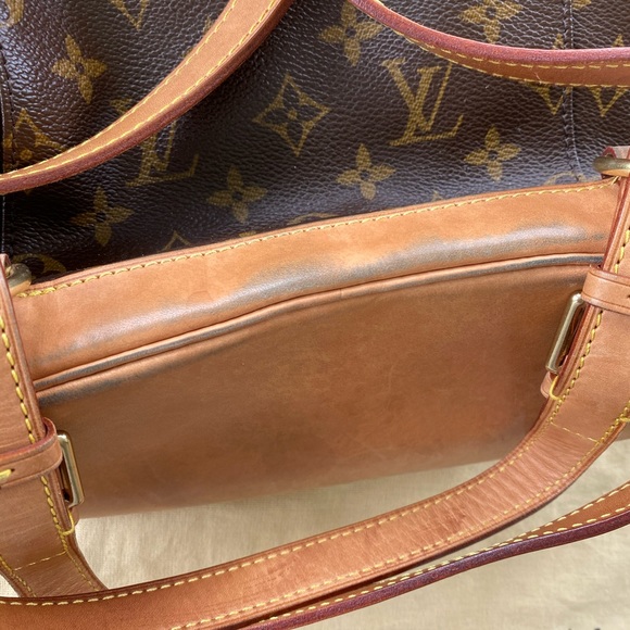 Louis Vuitton medium back pack - Picture 5 of 8